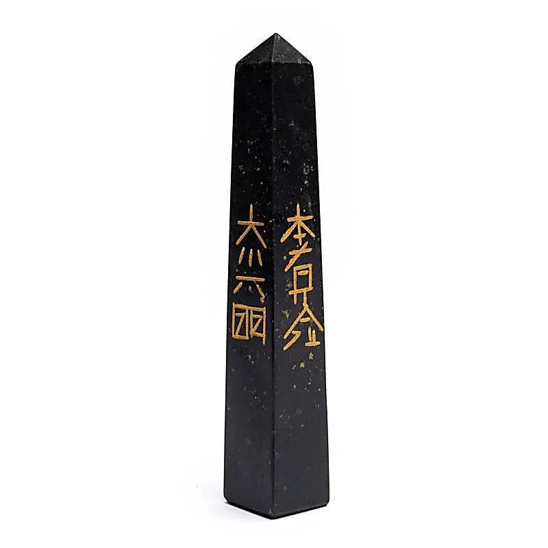 Reiki‑Obelisk aus Schwarzem Turmalin mit Usui‑Reiki‑Symbolen