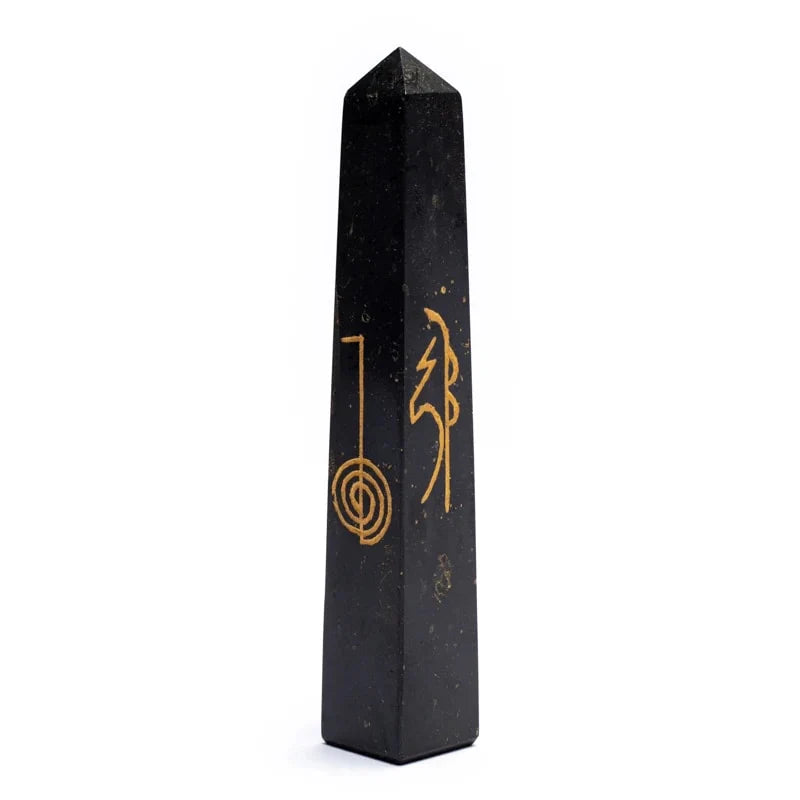Reiki‑Obelisk aus Schwarzem Turmalin mit Usui‑Reiki‑Symbolen