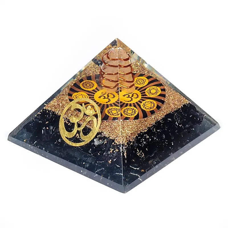 Orgonit Chakra Pyramide schwarzer Turmalin mit OM -- 7x7x6cm