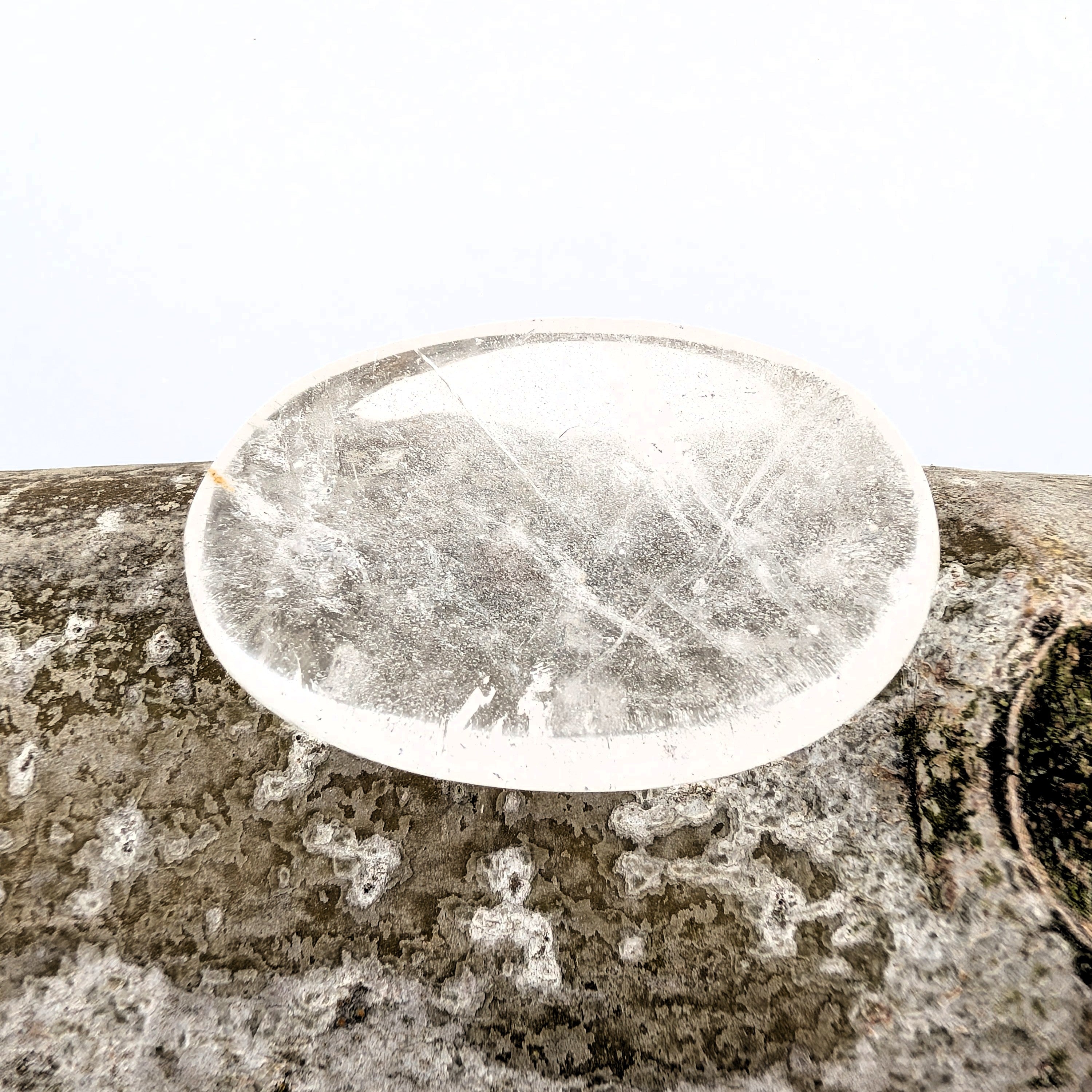 Sorgenstein „Bergkristall“ – polierter Halbedelstein · ca. 2,5 × 4,5 cm